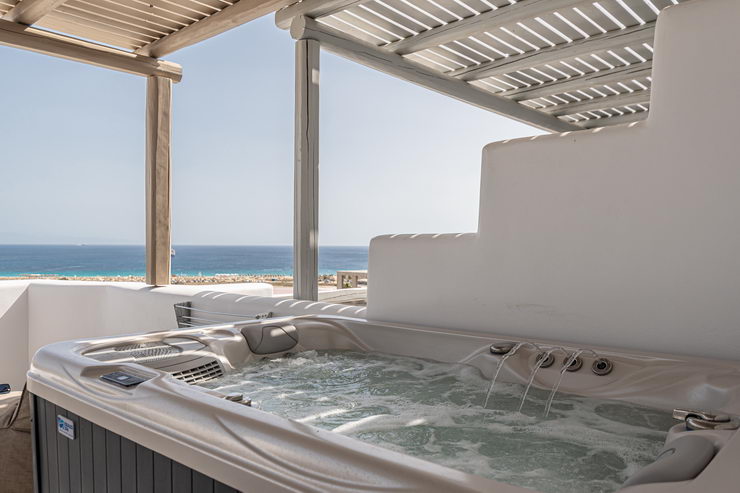 Deluxe Double Rooms with Hot Tub and Sea or Garden View